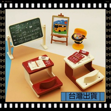 🔥台灣出貨🔥可開發票✅【大同小藝】仿真 可愛 迷你過家家教室畫室 課桌黑板椅子套裝 模型小擺件