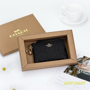 【NEW START精品服飾-員林】 現貨 Coach 單層手拿包+絕美吊飾 精裝禮盒組 禮盒 零錢包 情人節 母親節