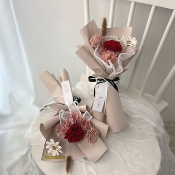 【艸弄花藝】愛的呢喃・母親節康乃馨花束 (S) 貴氣紅