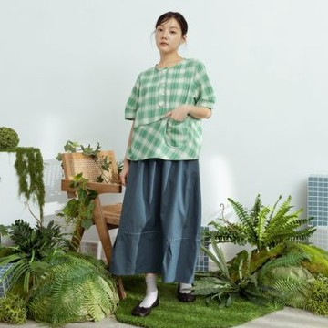 【MOSS CLUB】腰鬆緊帶下擺蕾絲氣質裙 藍 卡