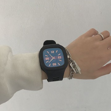 免運⌚克萊因藍手錶ins小衆高顏值學生黨男女情侶爆款時尚潮流炫酷帥氣手錶 防水手錶 考試手錶 石英錶 手錶女 靜音手錶石