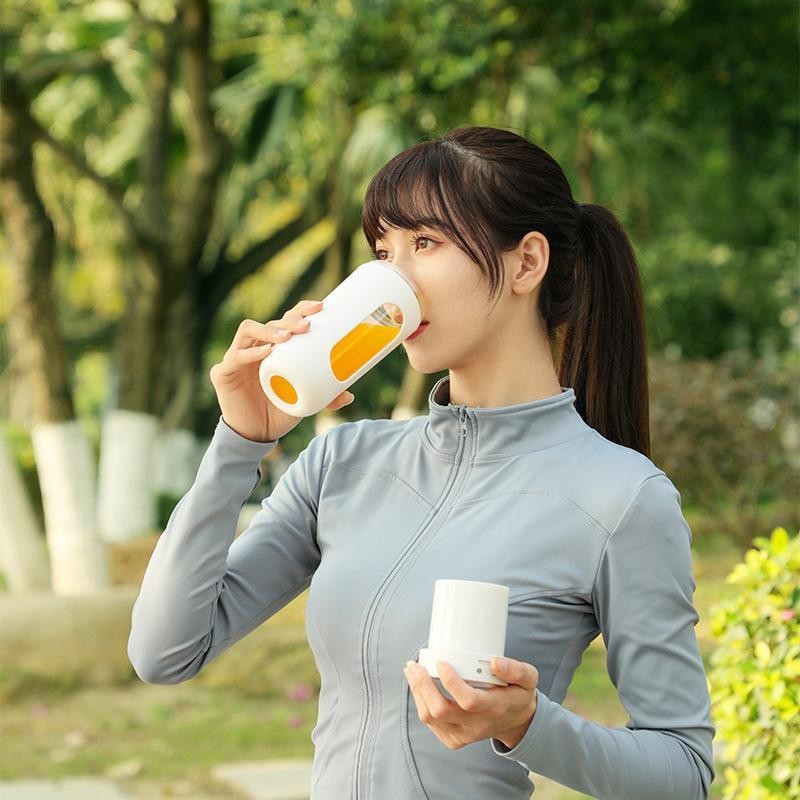 ミキサー スムージージューサー 氷も砕ける 洗いやすい ボトル チタン