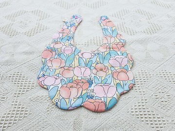 胖胖鬱金香  雲朵扣式寶寶圍兜/口水巾