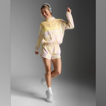 【2XU】Aero Sheer Windbreaker 女士 暢跑連帽防風防潑水機能外套 | 黃