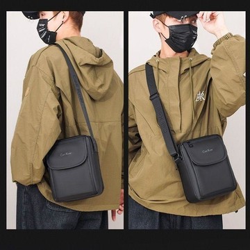 CeliKoel字母小方包🔥大容量防潑水設計 休閒單肩男包 通勤百搭側背包 日常外出斜背包 輕便斜挎包 字母斜挎包