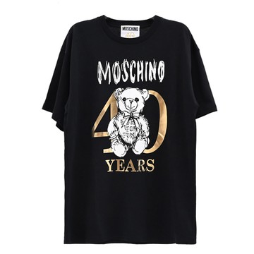 MOSCHINO 品牌插畫小熊40週年限定紀念棉質短T恤.黑