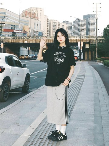美式黑色正肩純棉短袖美式複古 女生上衣 印花寬鬆情侶短袖T恤上衣夏慵懶風 男生短袖 oversize韓版短T 圓領半袖