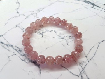 CJ04。草莓晶手珠