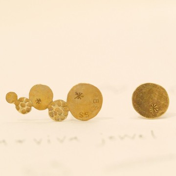 Yukinko 不對稱耳针材質黃銅