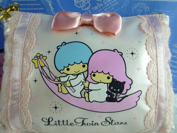 【震撼精品百貨】Little Twin Stars KiKi&LaLa 雙子星小天使 化妝包 粉蝴蝶結 震撼日式精品百貨