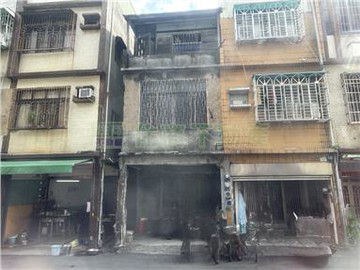 夢時代小邊間透天｜高雄市前鎮區鎮東三街