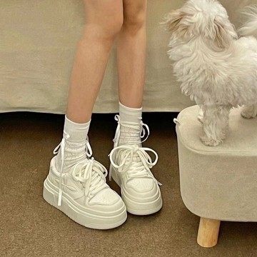 🔥台灣出貨🔥高級感小白鞋女小個子顯高百搭厚底運動闆鞋  板鞋 平底鞋 鞋子