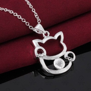 鍍銀項鍊 鑲鑽吊墜-可愛招財貓情人母親節禮物女飾品73ch16【獨家進口】【米蘭精品】