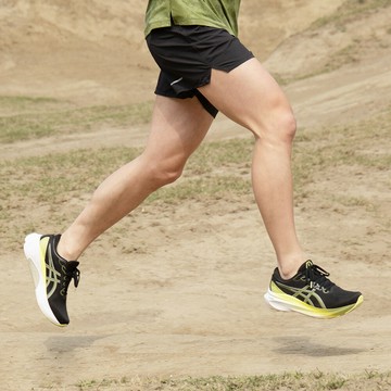 【毒】GEL-KAYANO 30 男款 慢跑鞋 1011B548 黑/黑黃底【領券折222｜Cube卡+APP下單最高10%回饋】