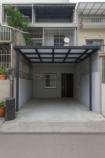 【近台鐵正義車站.綠園道.低總價車庫透天】｜高雄市苓雅區義勇路