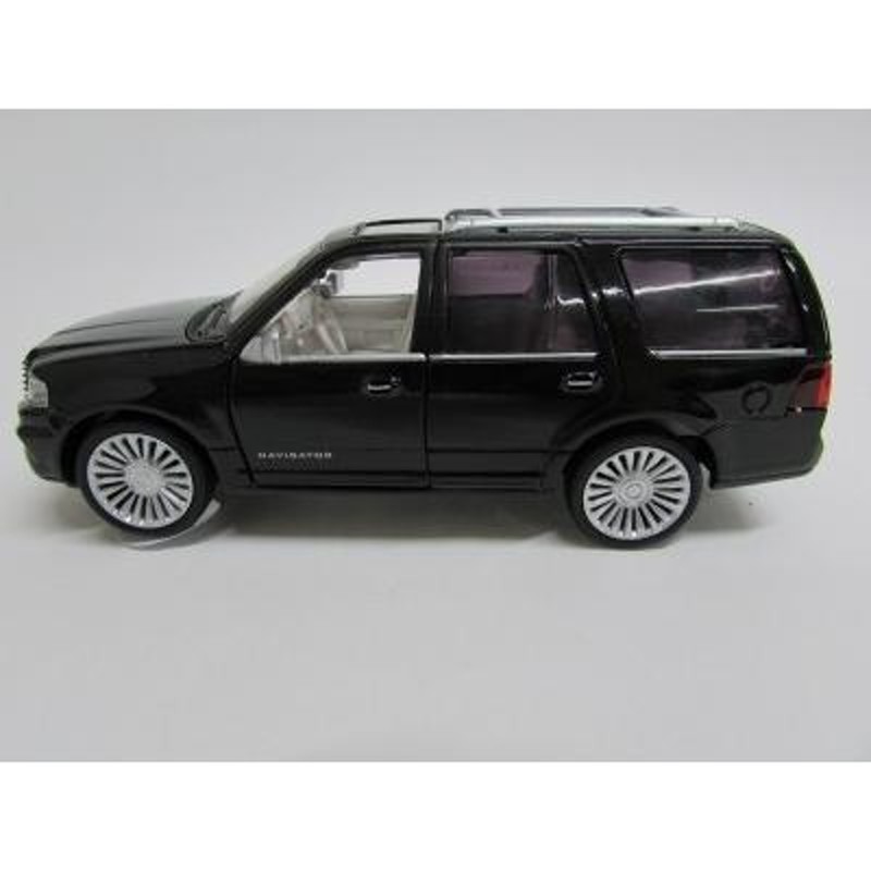 サウンドライト ミニカー 2015 Lincoln Navigator 1/36 リンカーン ...