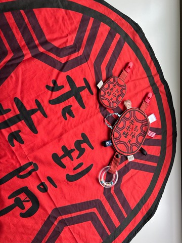 拼拼布。手作-紅龜粿小被被、安撫巾、平安福袋禮盒組
