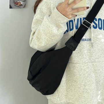 【Hermosa】 大容量餃子包 包包 包包女 羽絨棉單肩包 側背包 肩背包 斜背包 女包 手提包 餃子包 斜跨包