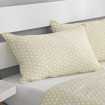 每日枕 / Q彈奈米素材 / 帶給您全新的舒眠體驗 / 格紋黃