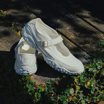 FILA #韓韶禧代言款 ECHAPPE 中性瑪莉珍運動鞋-米 4-C105A-920