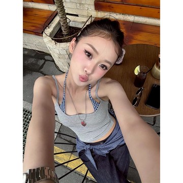 假兩件格子掛脖吊帶背心女夏外穿復古緊身短版上衣