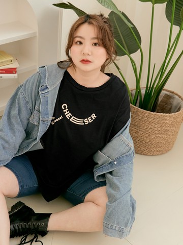 竹節棉素色字母印花落肩七分袖上衣