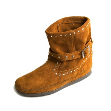 MINNETONKA-STUDDED STRAP鉚釘繞帶短靴-紅棕色