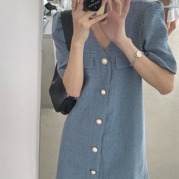 法式復古 氣質小香風V領排扣寬松連衣裙