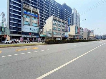 右昌商圈｜臨路大地坪｜黃金騎樓透店｜熱鬧精華段｜｜高雄市楠梓區右昌街