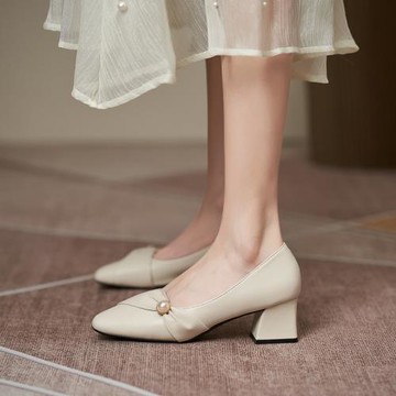 方頭粗跟高跟鞋大碼加肥加寬漆皮瑪麗珍女單鞋通勤百搭小碼女鞋