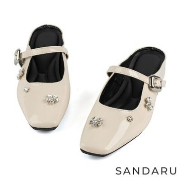山打努SANDARU-穆勒鞋 方頭小花鑽飾漆皮穆勒拖鞋-米白