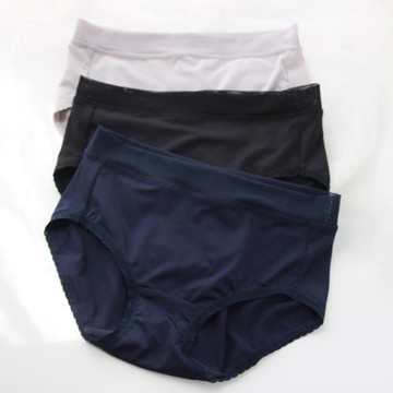 日單中腰柔軟純色三角褲透氣彈力牛奶絲包臀女士內褲200斤有大碼