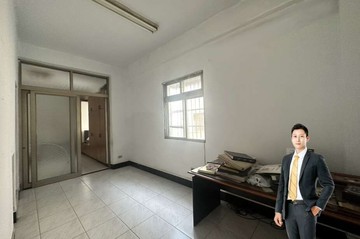三民稀有大地坪雙商圈邊間採光透天-房仲小薛｜高雄市三民區寶鼎街