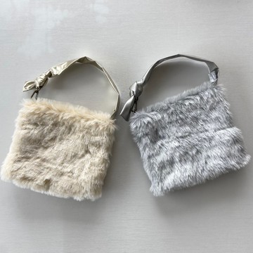 冬季可愛的蓬鬆人造毛迷你包，可收納您的必需品