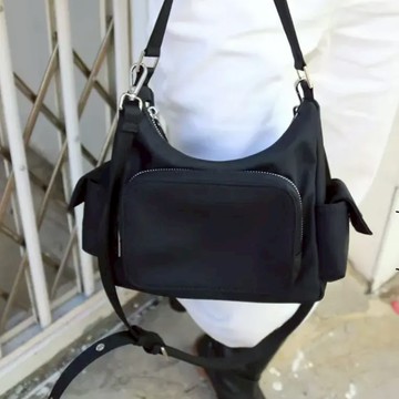 韓國 Dearni  單肩尼龍肩下包 黑