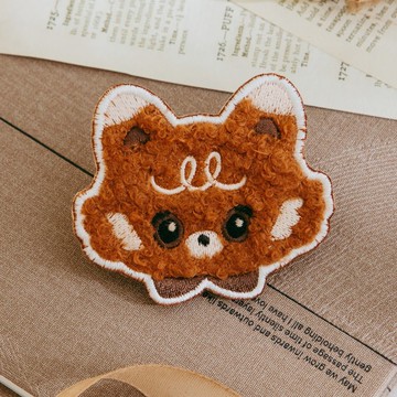 絨毛刺繡別針-小查比(小熊貓)