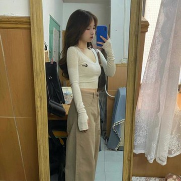 長袖t恤女春秋設計感小眾修身打底衫內搭v領短款辣妹獨特別致上衣