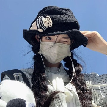 免運💯日係黑色百搭氣質雲朵帽小衆設計感漁夫帽子女顯臉小不對稱小禮帽時尚休閒百搭可愛女生帽子 時尚百搭顯臉小漁夫帽摺疊雲朵