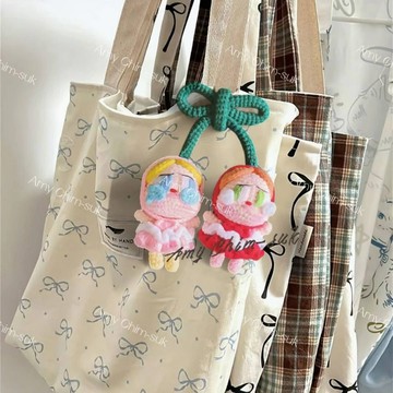 現貨 泰國🇹🇭手工製作 /鈎針編織 哭娃攖桃型裝 吊飾掛包包約12cm