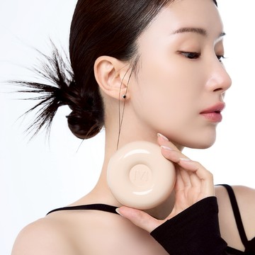 MADPEACH Velvet Matte Cushion