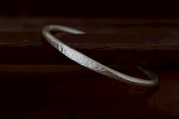 經典目眼 純銀手環 Flat Cuff 999 Silver Bangle