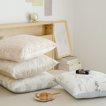 【翔仔居家】華爾紗抱枕 純棉抱枕 靠枕 小抱枕 午睡枕 午休枕 居家 辦公室 趴枕 禮物推薦 生日禮物 交換禮物 入厝禮 喬遷禮物《快速出貨》