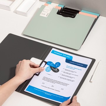 得力Deli NUSIGN折疊板夾/右中/A4/E5011｜史泰博