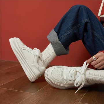 瑪速主義2025新款厚底百搭休閑餅干鞋皮面平底板鞋女夏學生小白鞋