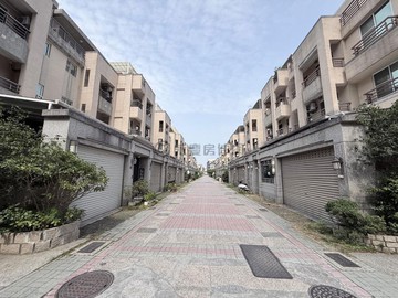 仁武漂亮大地坪車墅~低總價~近榮總.高鐵			 ｜高雄市仁武區永新二街