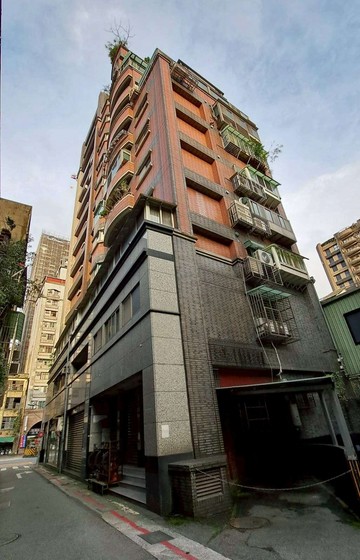 金店面住商松江民生冠軍團隊小松｜台北市大同區重慶北路二段