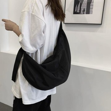工裝包斜挎包女餃子包黑色機能大學生大容量休閑單肩包背包男包包