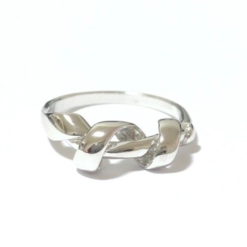 Wind Ring (亦可作為尾戒配戴)