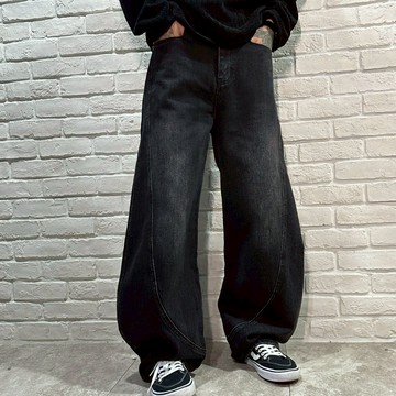 TOP_KOREA 暗黑水洗彎刀牛仔褲 J1667