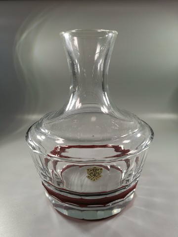 日本 東京 小眾品牌 琉璃切子花瓶，底部多棱器型，一圈紅色著